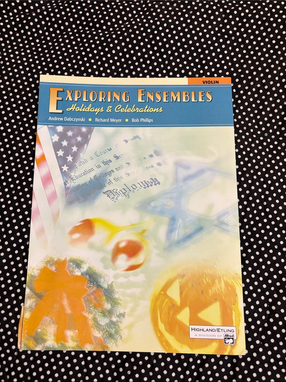 Exploring Ensembles: Holidays & Celebrations Violin Book - Blue/Multicolor